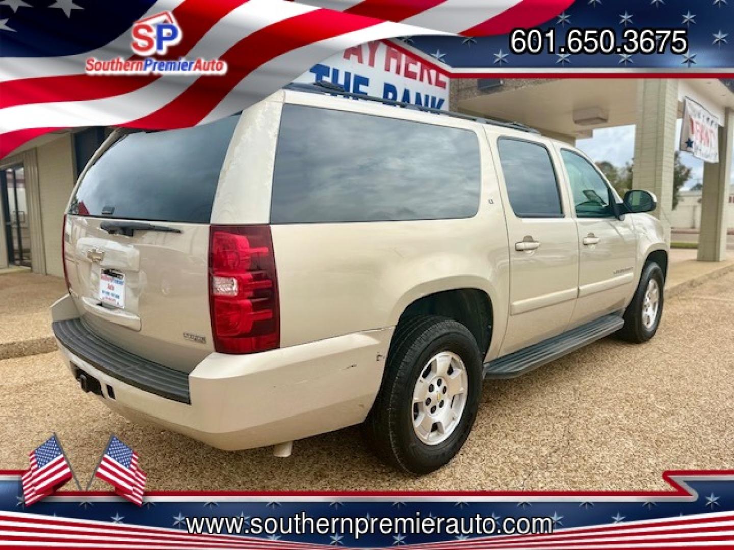2008 TAN CHEVROLET SUBURBAN BASE; LT LS (3GNFC16038G) with an 5.3L V8 OHV 16V FFV engine, 4-Speed Automatic transmission, located at 922 W. Beacon St., Philadelphia, MS, 39350, (601) 650-3675, 32.770447, -89.127151 - Title: 2008 Chevrolet Suburban LS 1500 Year: 2008 Make: Chevrolet Model: Suburban Engine: 5.3L V8 OHV 16V FFV Body: SPORT UTILITY 4-DR Transmission: 4-Speed Automatic Overdrive Drive Type: RWD Mpg City: 15 Mpg: 21 Trim: LS 1500 - Photo#5